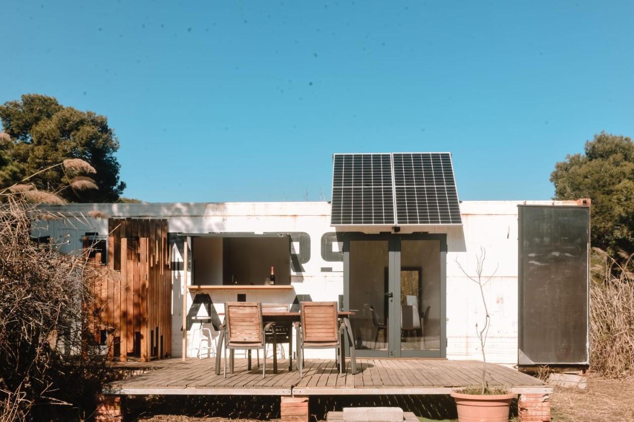 Cooltainer Retreat: Sustainable Coastal Forest Tiny House Near Barcelona Castelldefels Bagian luar foto