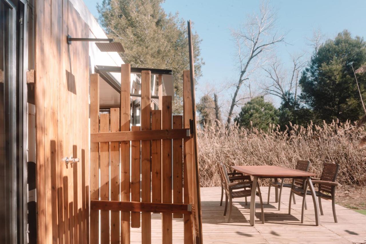 Cooltainer Retreat: Sustainable Coastal Forest Tiny House Near Barcelona Castelldefels Bagian luar foto